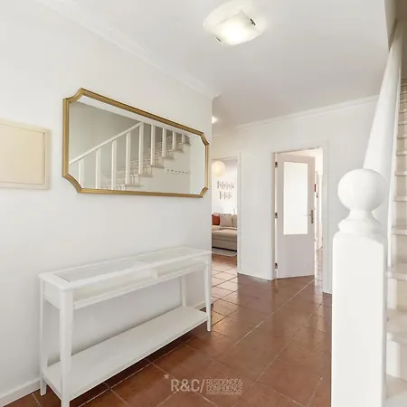 Serene Villa - Perfect Family Retreat Near Nazare Famalicão