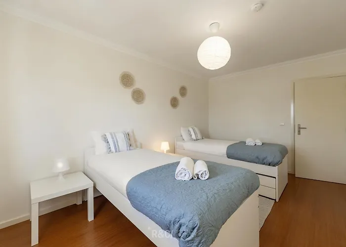 Serene - Perfect Family Retreat Near Nazaré *