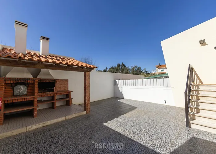 Serene - Perfect Family Retreat Near Nazaré Villa